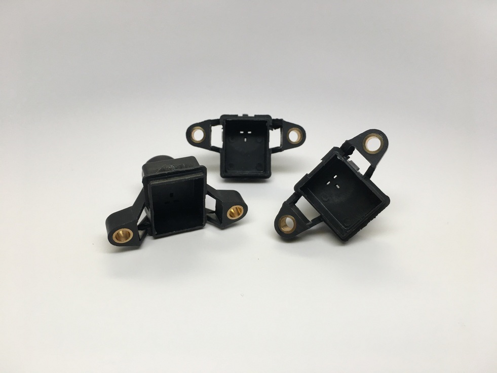insert-molding automotive injection molding